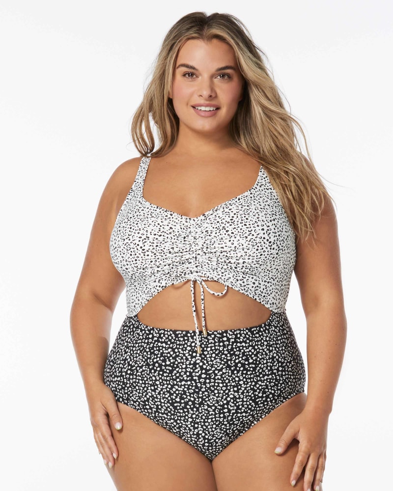 Front of a model wearing a size 34D SASSY ONE PIECE in CAST-BLACK by Coco Reef. | dia_product_style_image_id:332924